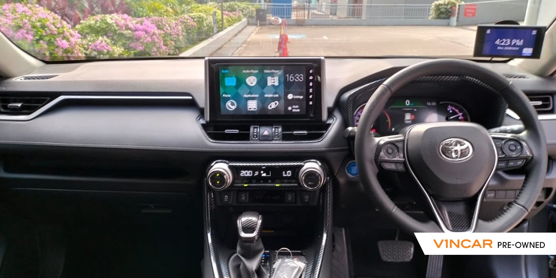 Car image 17