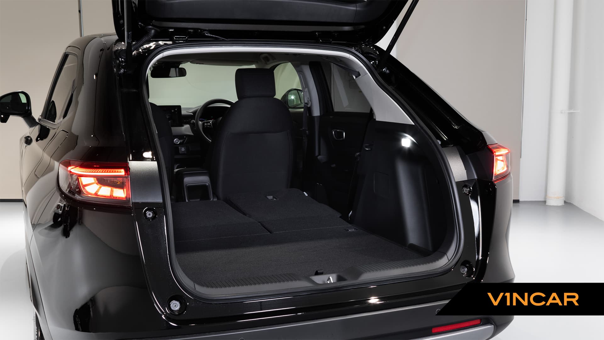 Car image 20